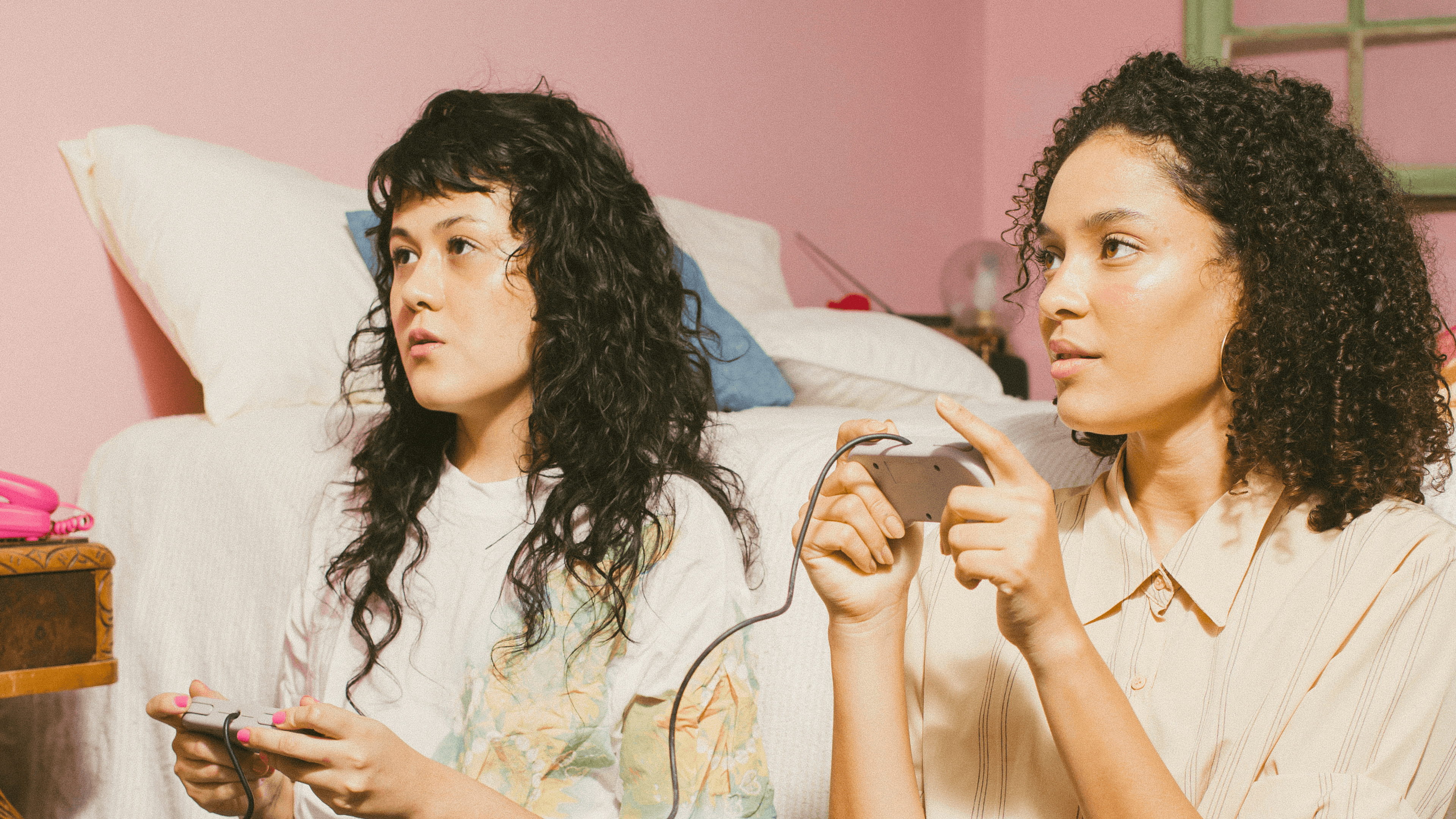 Globally 72% of Women Online Play Games image